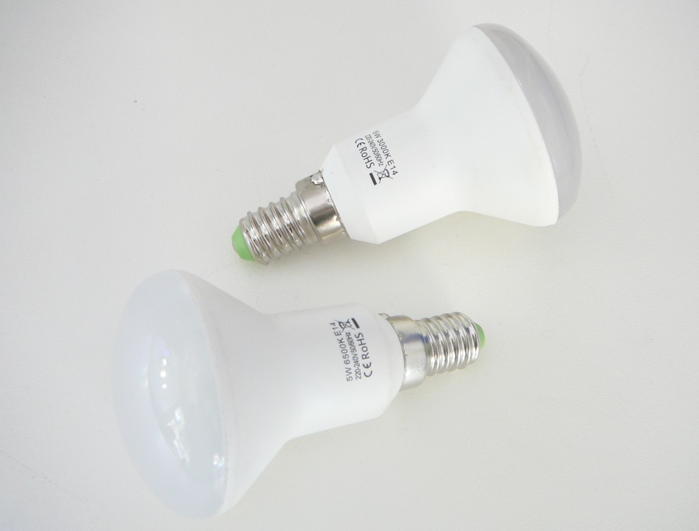 LED žárovka E14 5W