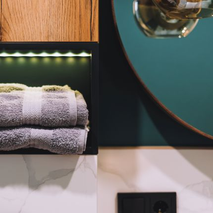 Jak vybrat LED pásek do koupelny, aby oslnil i vydržel